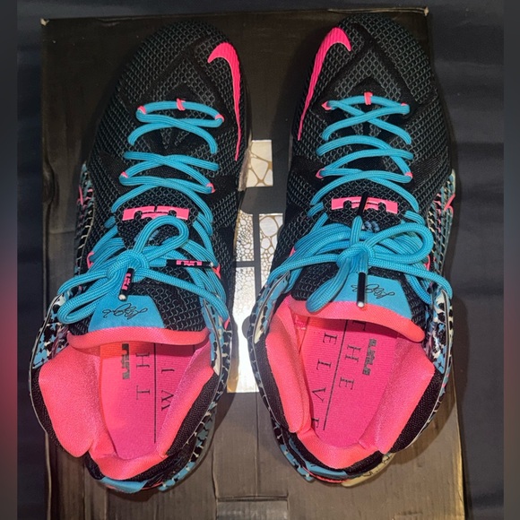 Nike LeBron 12 XII 23 Chromosomes Size 13 Like New Excellent Condition! - Picture 5 of 9